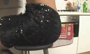Kusipää tuolilla isot naiset porno