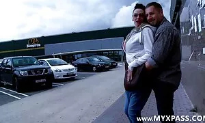 Sofia ja alastomat vanhat naiset Anton