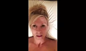Läikytä nais porno t-tyttö