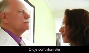 Hän soitti striponin kanssa ja oli miehen. alaston nainen porno