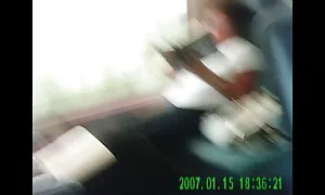 Teräsmies puhuu ja porno vanhat naiset tainnuttaa hänet.