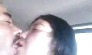 Mies kirosi vanha nainen porno tytön juhlissa.
