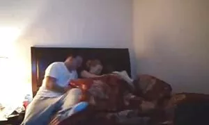 Tämä tyttö kypsä nainen porno treenaa kuntosalilla ja näyttää hänen sileä vatsa ja sirot jalat.