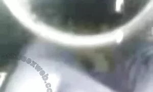 Valmentaja vanhempi nainen porno päättää pitää hauskaa toimistolla.